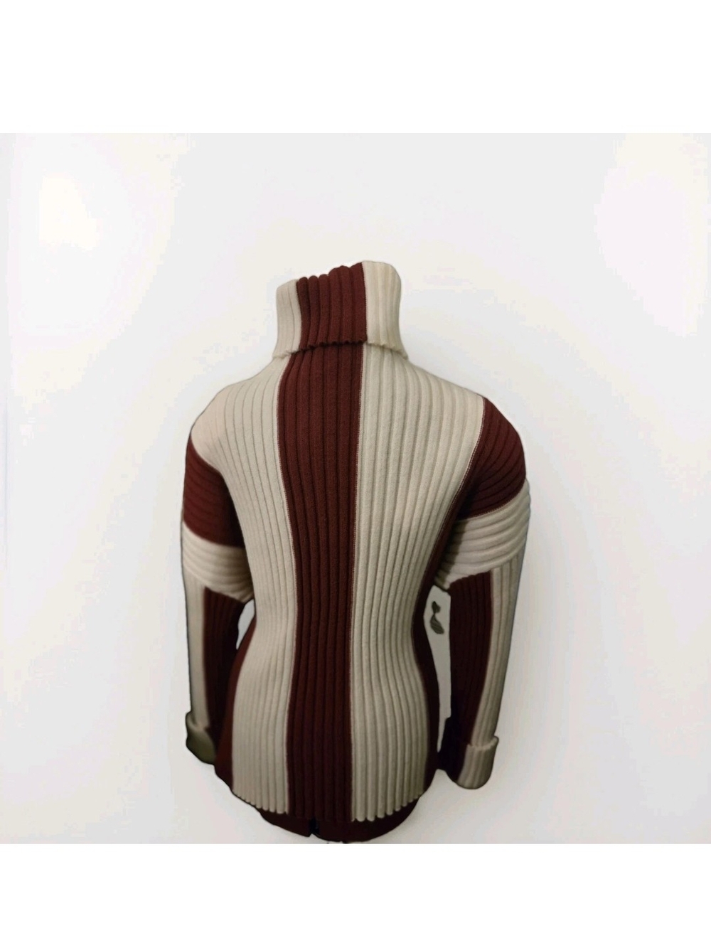 Commense Oversized Color Block Turtleneck Sweater Large in Cream and Burgundy - Picture 7 of 8